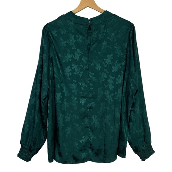 NWT Torrid Disney Minnie & Mickey Jacquard Puff Sleeve Blouse size 3X in Green - Picture 8 of 9